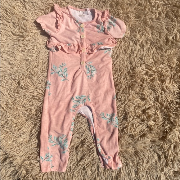 Jessica Simpson Onesie - Picture 2 of 2
